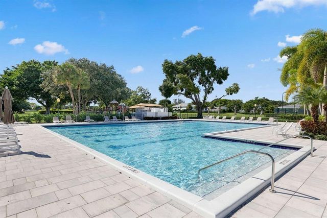 2804 Banyan Boulevard Circle NW, Boca Raton, FL 33431