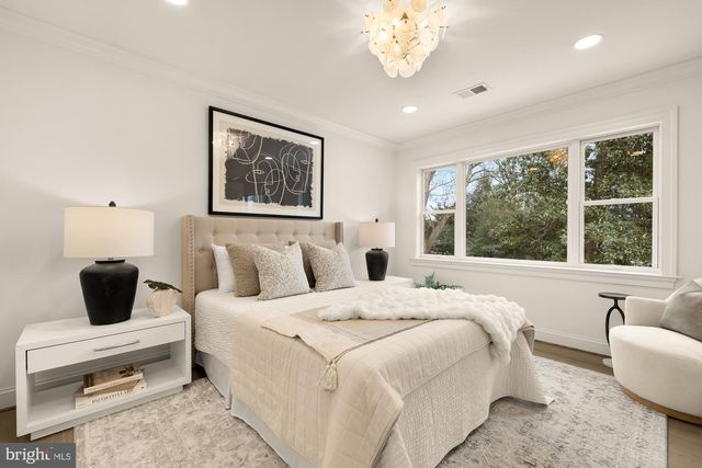 4827 SEDGWICK ST NW, Washington, DC 20016