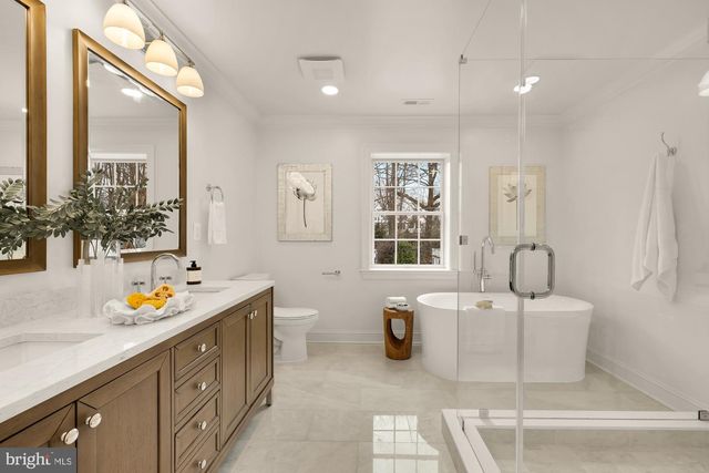 4827 SEDGWICK ST NW, Washington, DC 20016