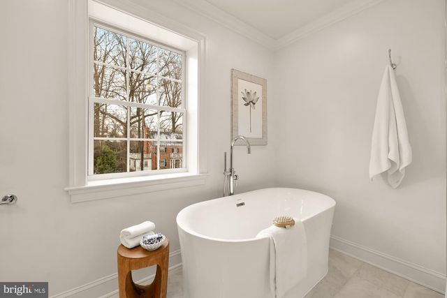 4827 SEDGWICK ST NW, Washington, DC 20016