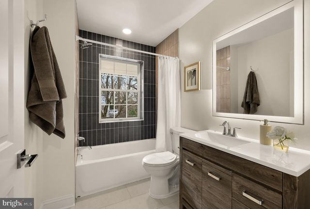 4827 SEDGWICK ST NW, Washington, DC 20016