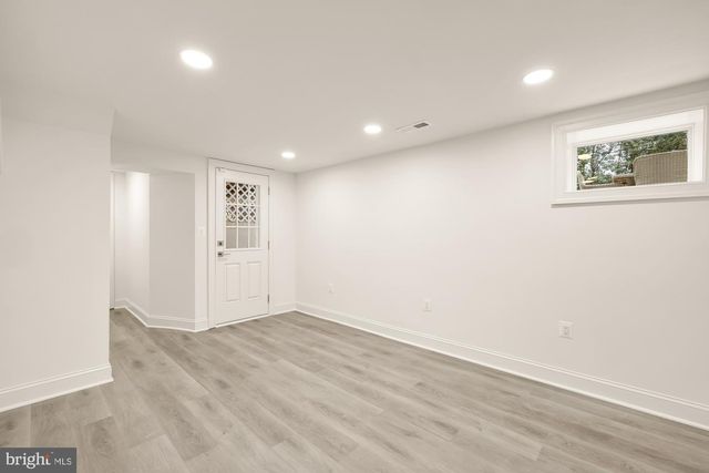 4827 SEDGWICK ST NW, Washington, DC 20016