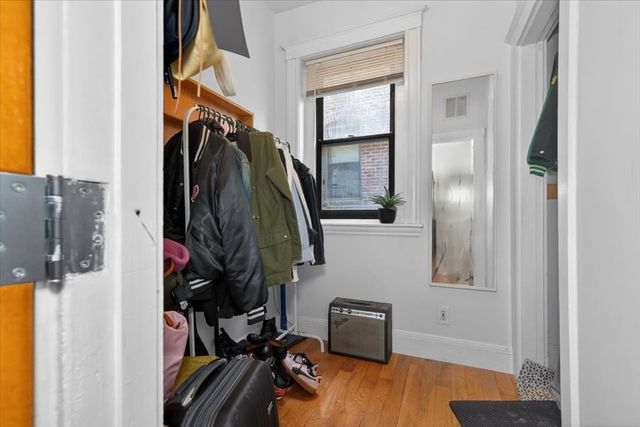 19 Royal St 6, Boston, MA 02134