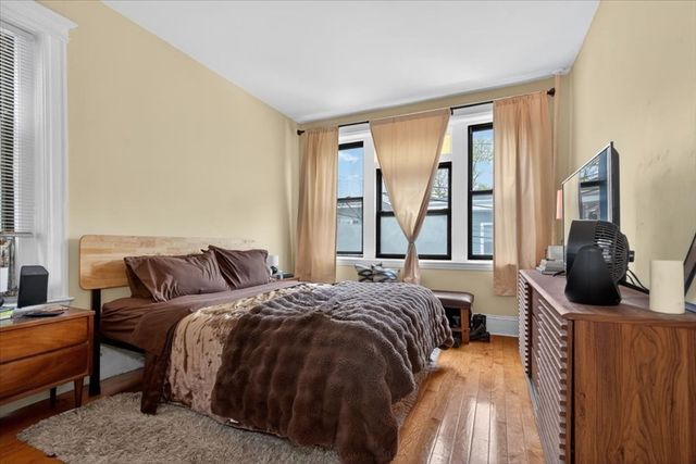 19 Royal St 6, Boston, MA 02134