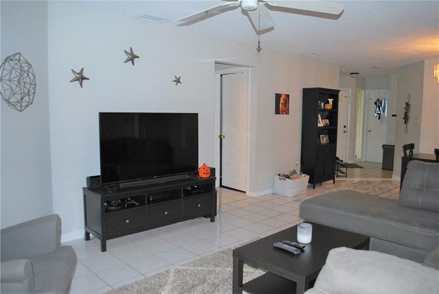 9867 NW 1st Court, Plantation, FL 33324