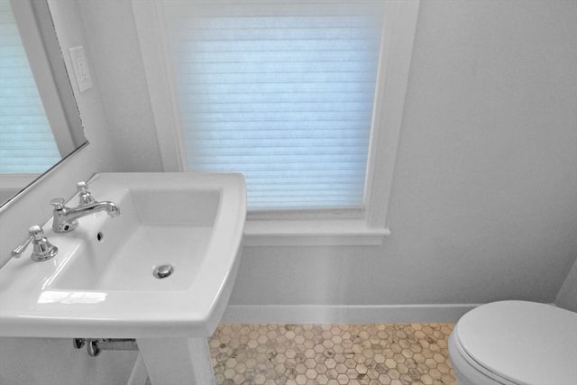 174 Fisher Ave A, Boston, MA 02120