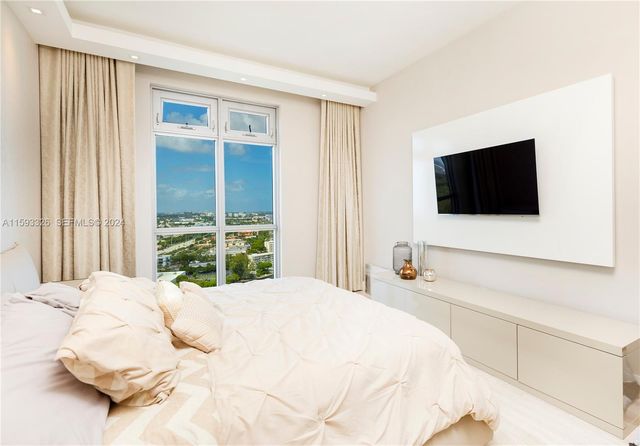 17301 Biscayne Boulevard LPH10, North Miami Beach, FL 33160