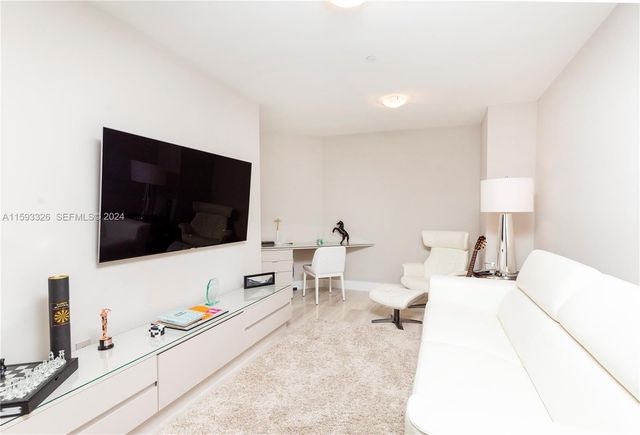 17301 Biscayne Boulevard LPH10, North Miami Beach, FL 33160