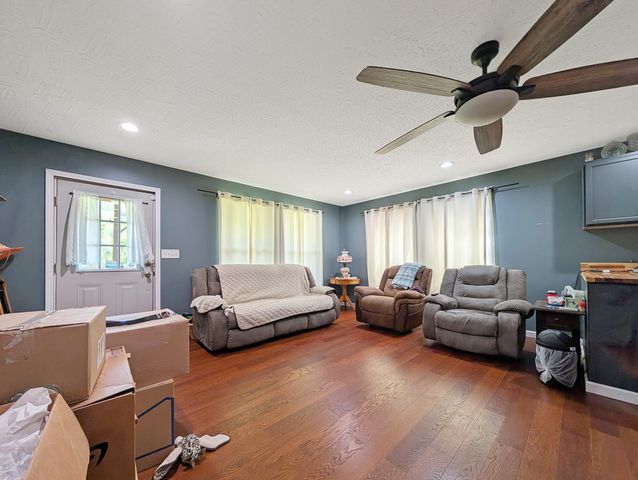 925 Trusty Road, Hustonville, KY 40437