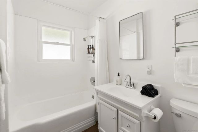 5111 Mission Blvd, San Diego, CA 92109