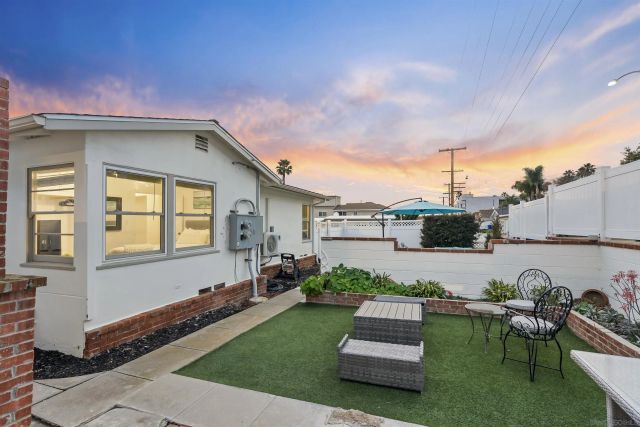 5111 Mission Blvd, San Diego, CA 92109