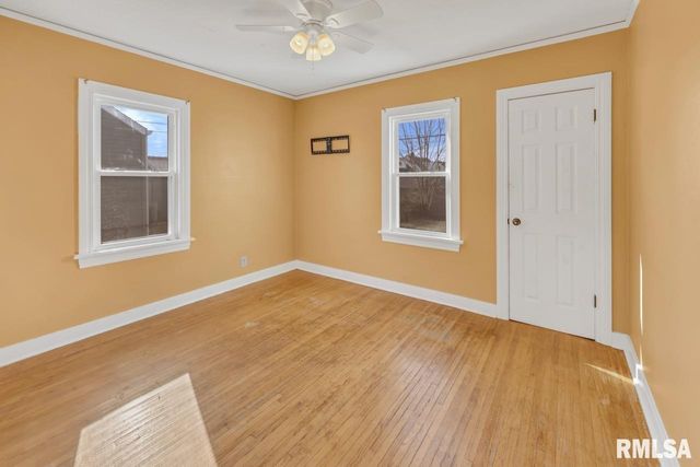 2919 N UNIVERSITY Street, Peoria, IL 61604