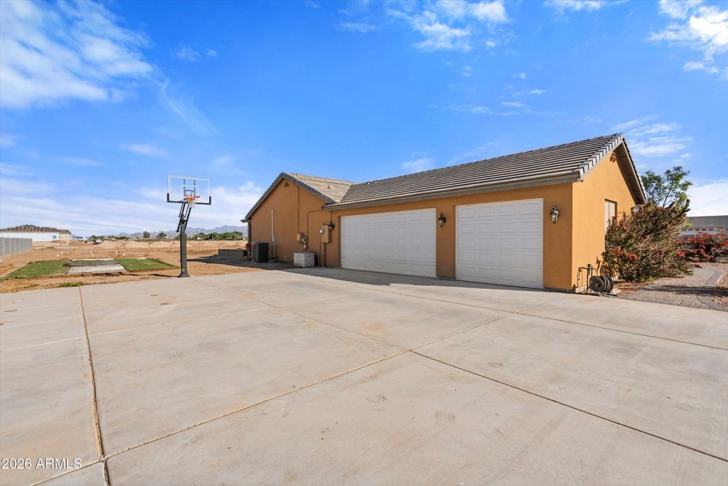 Image 22 of property listing at 9023 S DEAN Road, Buckeye, AZ 85326