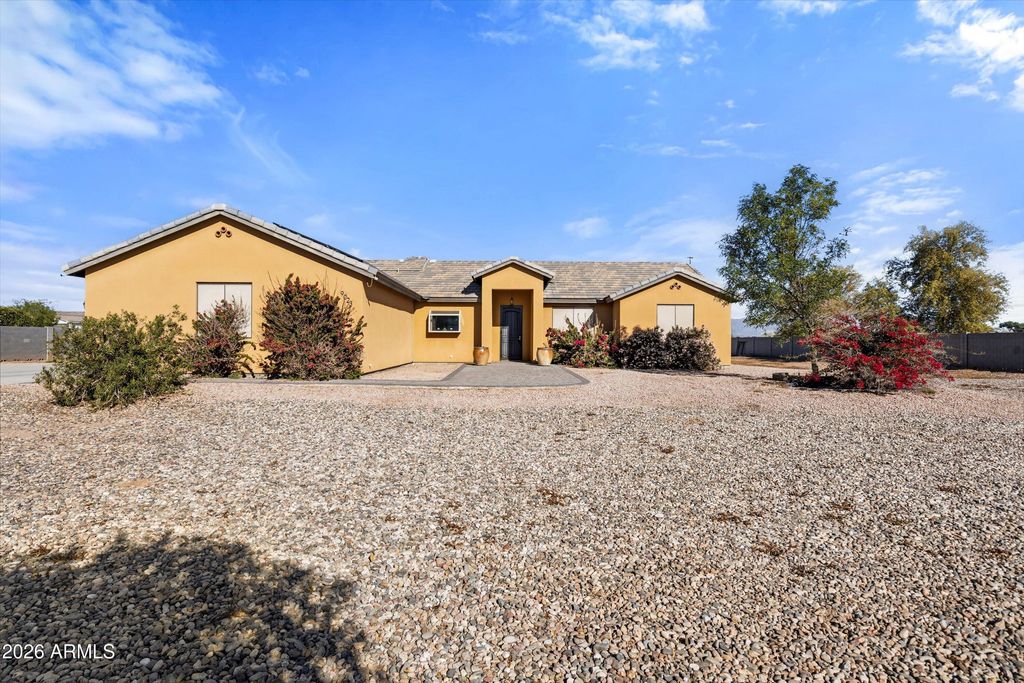 Image 26 of property listing at 9023 S DEAN Road, Buckeye, AZ 85326