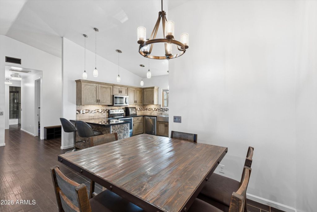 Image 6 of property listing at 9023 S DEAN Road, Buckeye, AZ 85326