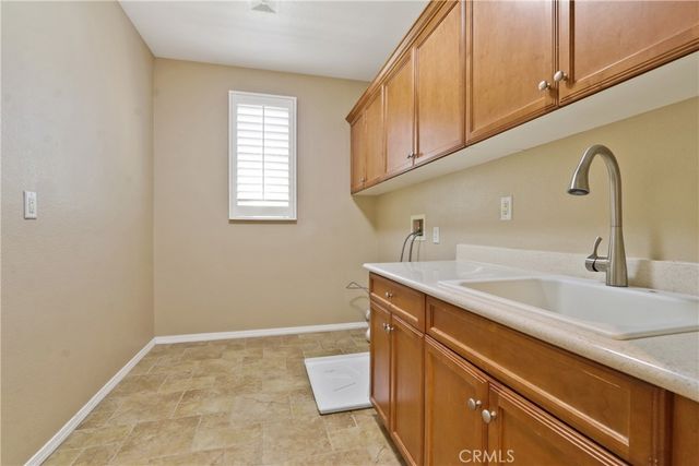 15180 Willow Wood Lane, Fontana, CA 92336