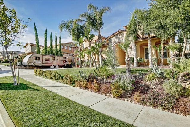 15180 Willow Wood Lane, Fontana, CA 92336