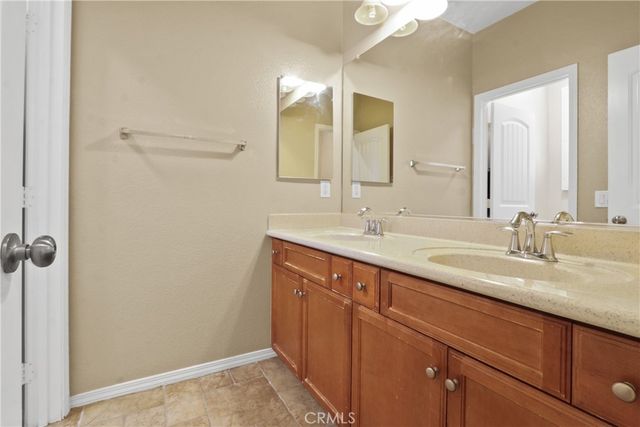 15180 Willow Wood Lane, Fontana, CA 92336