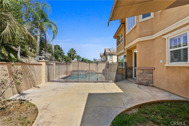 15180 Willow Wood Lane, Fontana, CA 92336