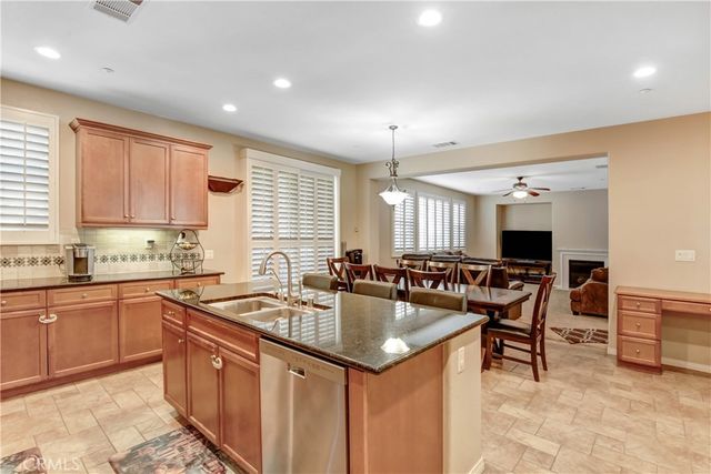 15180 Willow Wood Lane, Fontana, CA 92336
