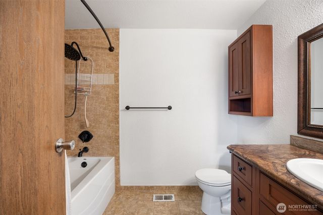 234 N Manzanita Street, Moses Lake, WA 98837