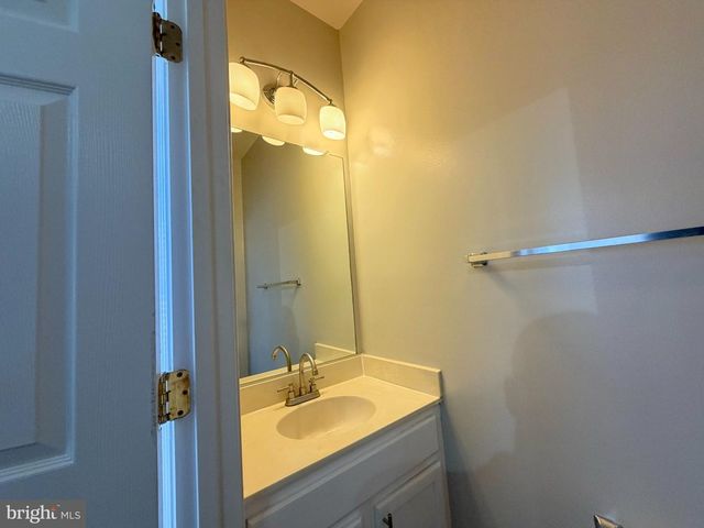 8316 GREEN GRASS RD, Laurel, MD 20724