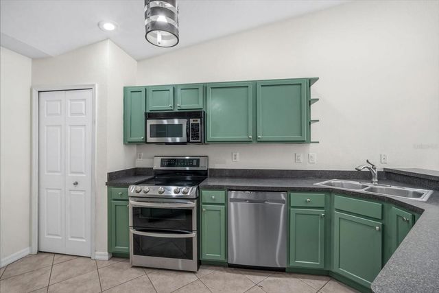 1717 HAMMOCKS AVENUE 16, Lutz, FL 33549