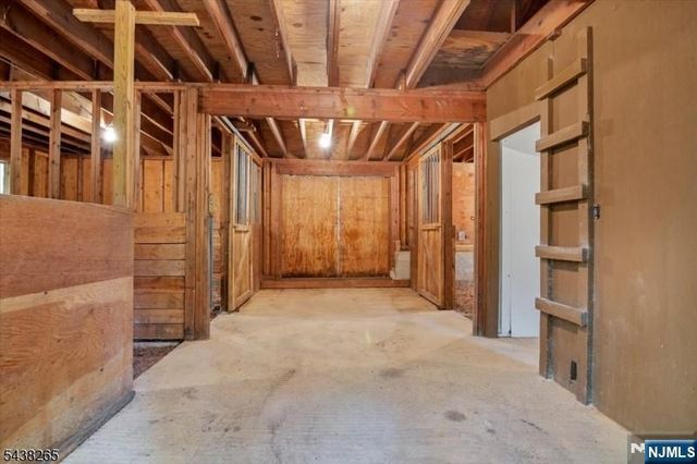 6 Green Hills Road, Mendham Borough, NJ 07945