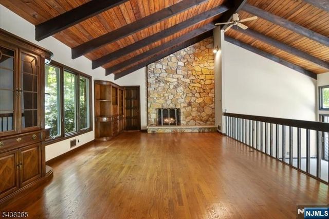 6 Green Hills Road, Mendham Borough, NJ 07945