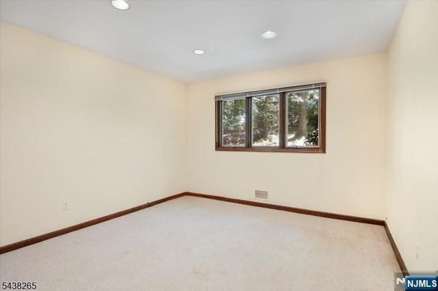 6 Green Hills Road, Mendham Borough, NJ 07945