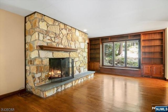 6 Green Hills Road, Mendham Borough, NJ 07945