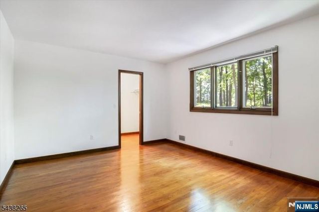 6 Green Hills Road, Mendham Borough, NJ 07945