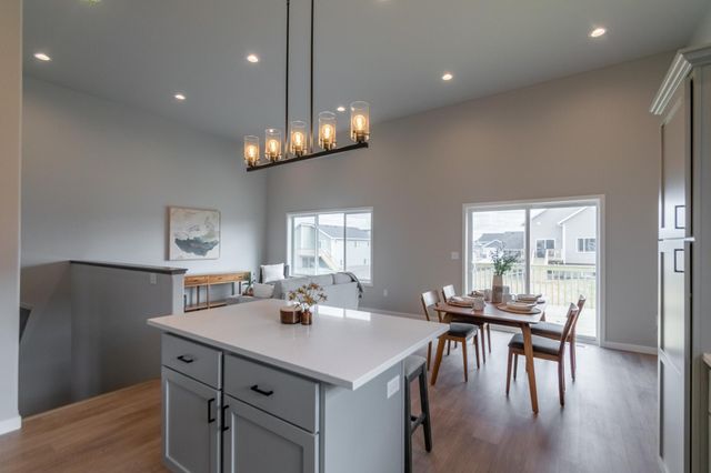 1129 Jill Drive W, West Fargo, ND 58078