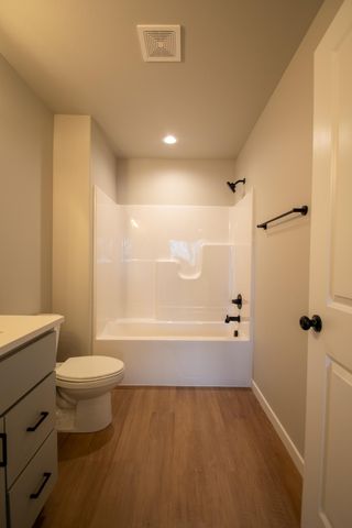 1129 Jill Drive W, West Fargo, ND 58078