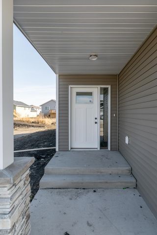 1129 Jill Drive W, West Fargo, ND 58078