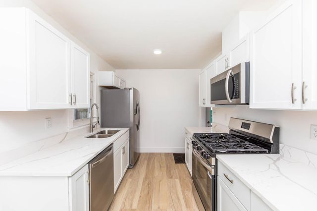 6829 Elliot Avenue S, Richfield, MN 55423