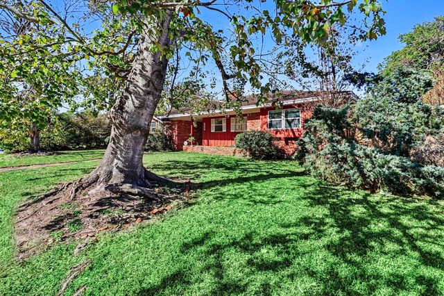 203 Princess Drive, Houston, TX 77034