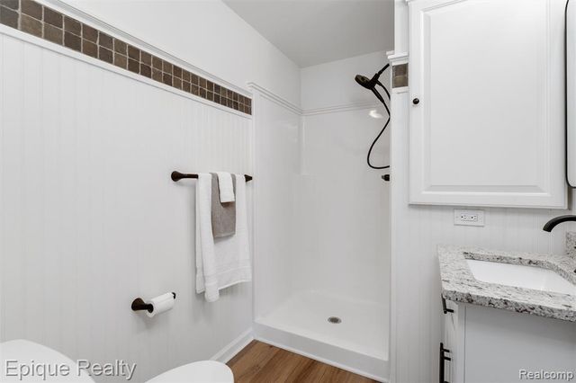 800 Kimberly, Lake Orion, MI 48362