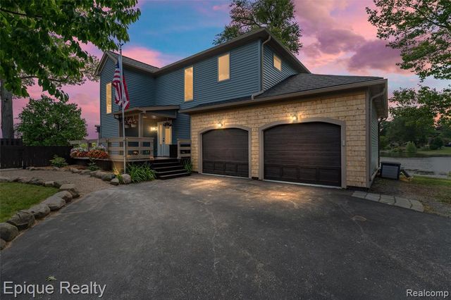 800 Kimberly, Lake Orion, MI 48362