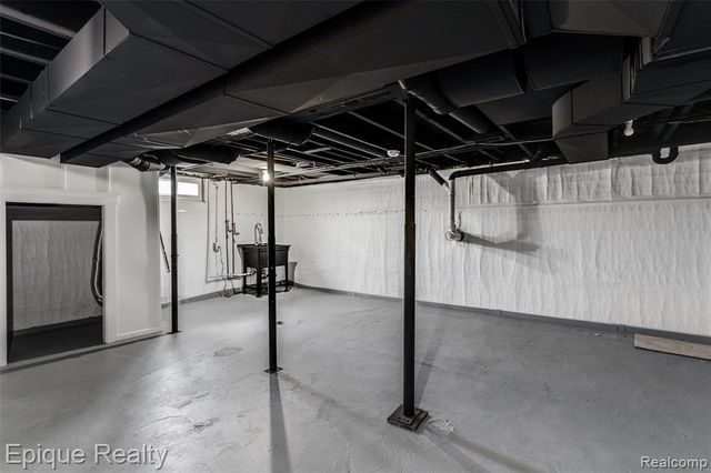 800 Kimberly, Lake Orion, MI 48362