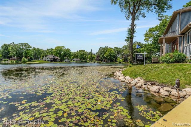 800 Kimberly, Lake Orion, MI 48362