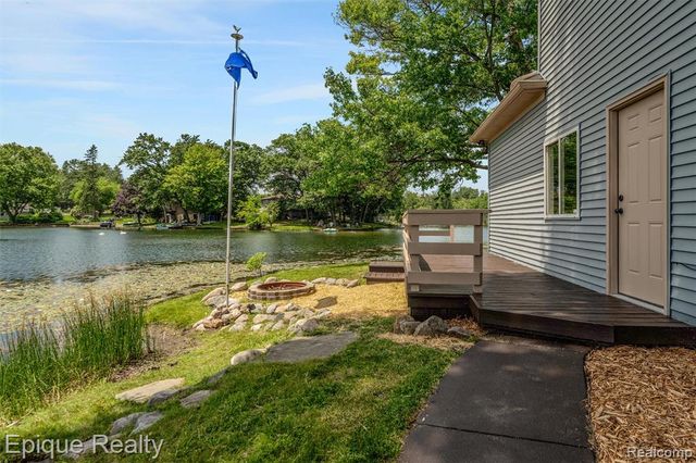 800 Kimberly, Lake Orion, MI 48362