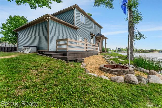 800 Kimberly, Lake Orion, MI 48362