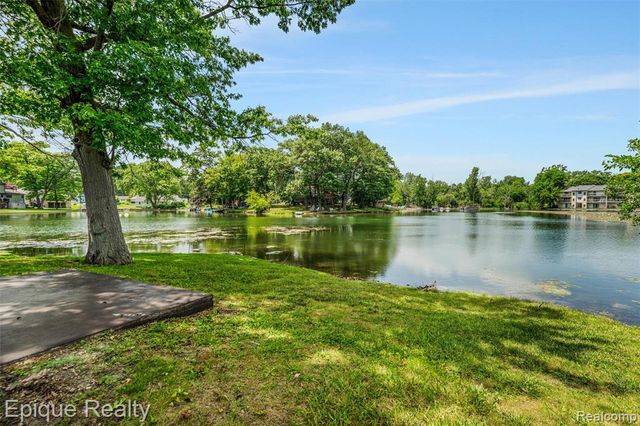 800 Kimberly, Lake Orion, MI 48362