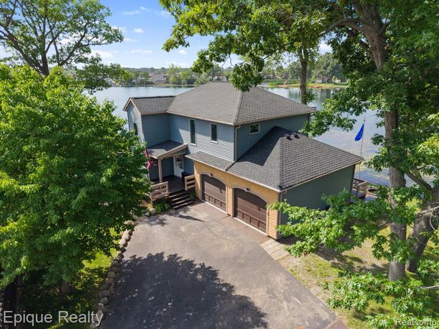 800 Kimberly, Lake Orion, MI 48362