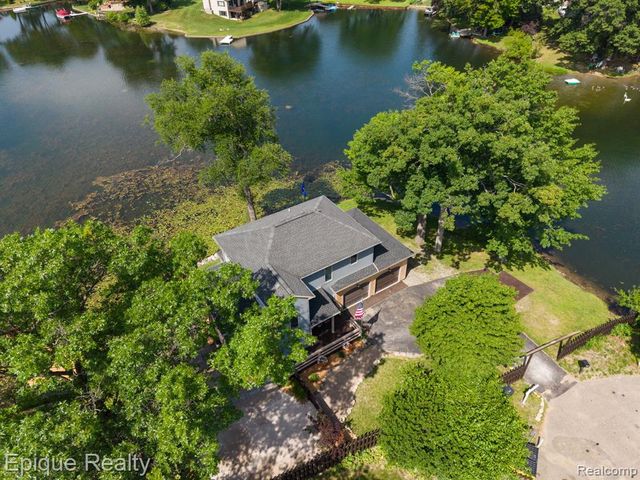 800 Kimberly, Lake Orion, MI 48362