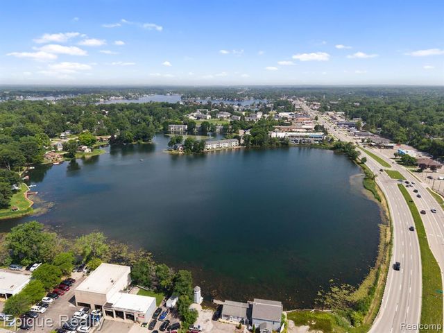 800 Kimberly, Lake Orion, MI 48362
