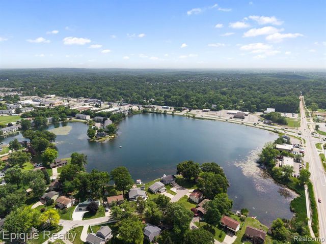 800 Kimberly, Lake Orion, MI 48362