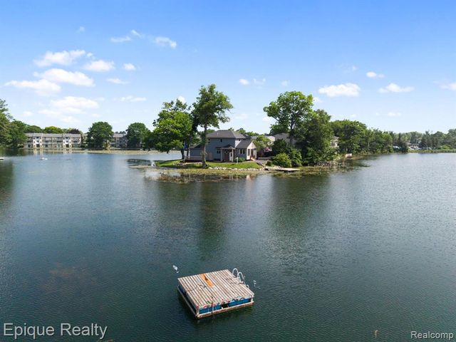 800 Kimberly, Lake Orion, MI 48362