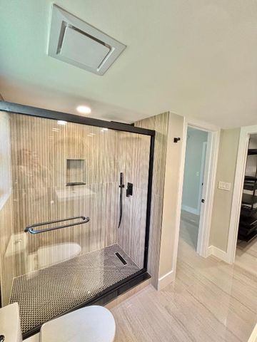 545 Oaks Lane 201, Pompano Beach, FL 33069